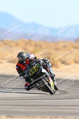 media/Jan-10-2025-CVMA Friday Practice (Fri) [[489e0da257]]/Group 4 and Trackday/Session 4 (Turn 16)/